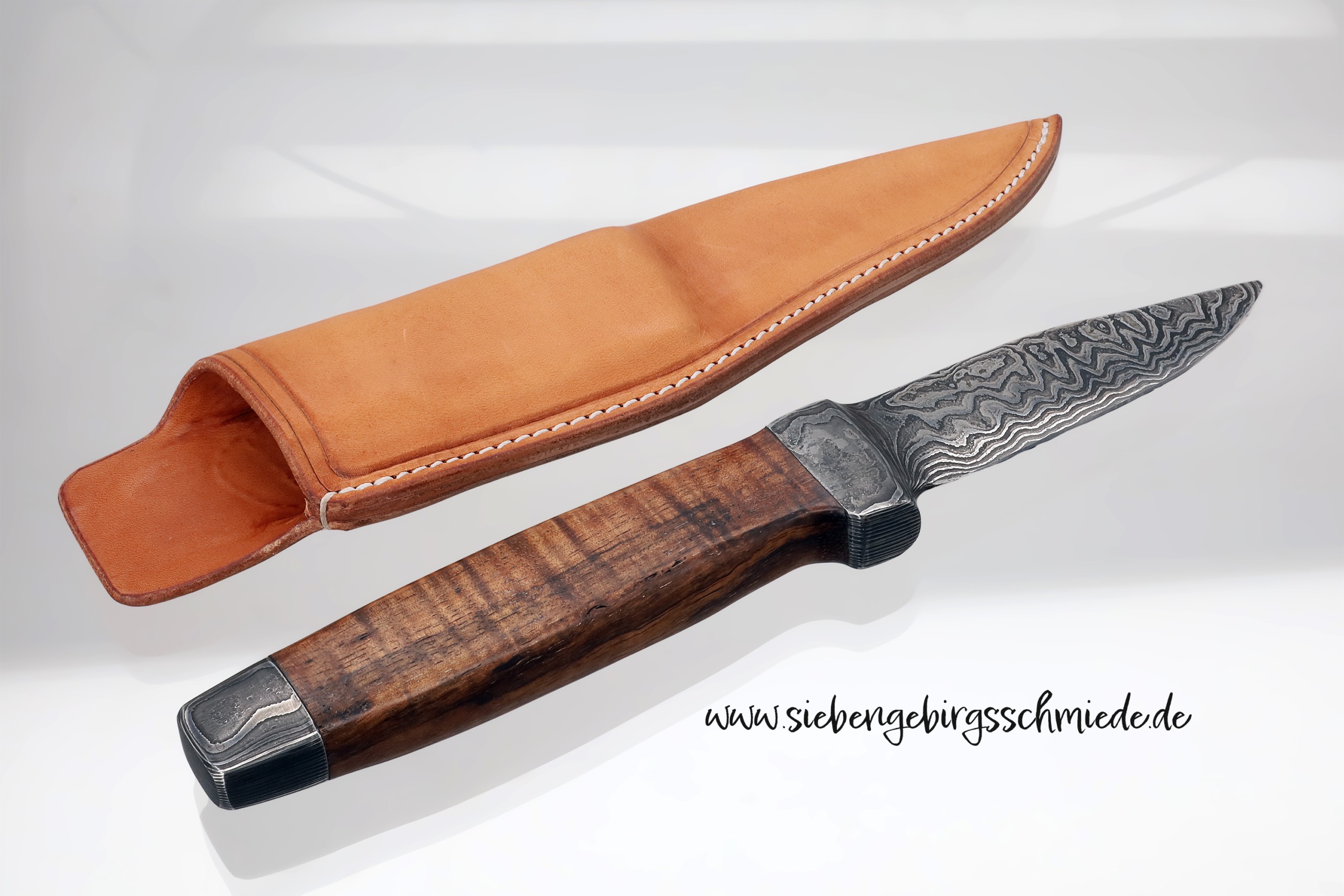 siebengebirgsschmiede.de | Damast Jagdmesser mit Lederscheide, Holzgriff 2